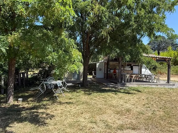 Terrain 1600 m²