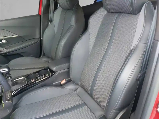 Peugeot 2008 puretech 130 s&amp;s bvm6 — photo 11