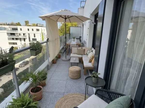 Rare à Garches ? T3 épuré de 65 m² avec terrasse de 16 m² da