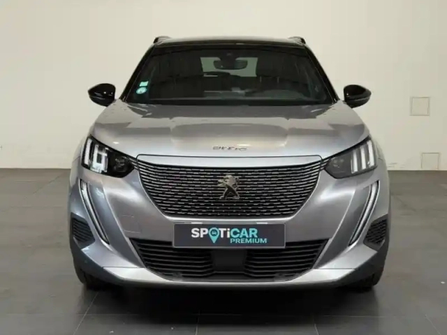 Peugeot 2008 e- 136ch gt — photo 2