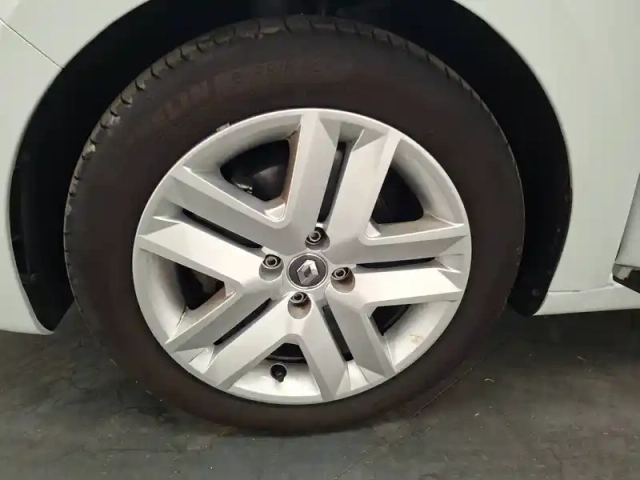 Renault Clio blue dci 100 - 21n — photo 16