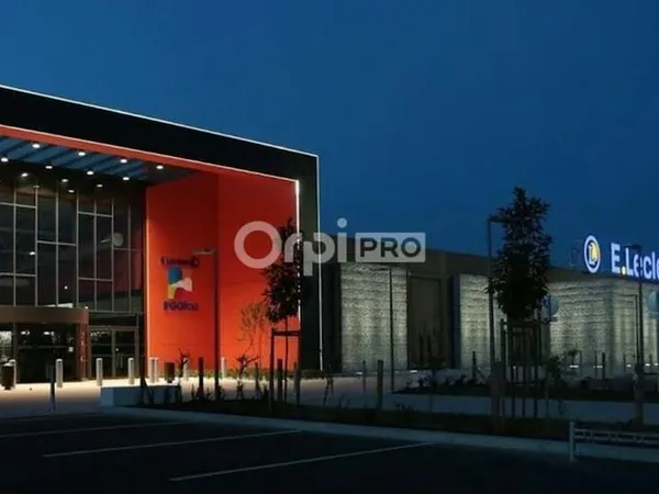 Local commercial 179 m²