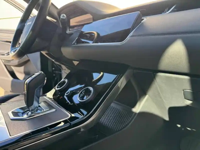 Land Rover Range Rover evoque mark i p300e phev awd bva8 — photo 25
