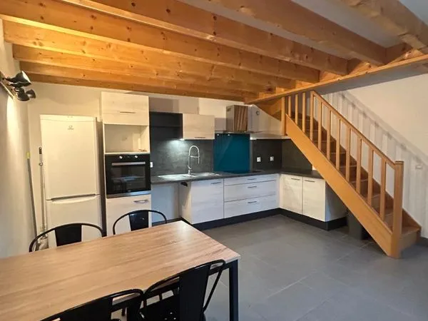 T2 MEUBLÉ EN DUPLEX 35 M Brindas