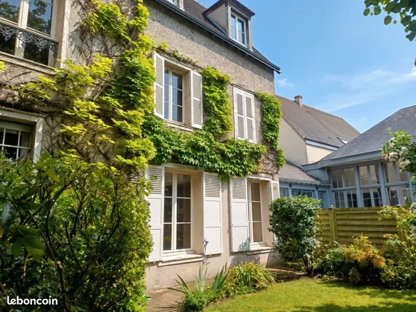 Chartres hyper-centre - Appartement de charme avec jardin privatif - 119 m² - 269 000