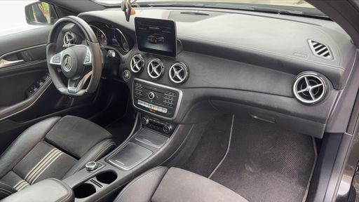 Mercedes Classe GLA 200 d 136 7G-DCT - Whiteart Edition – 2017 – 145756 km – Diesel – Boîte Automatique — photo 13