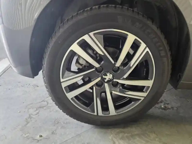 Peugeot 208 puretech 100 s&amp;s eat8 — photo 52