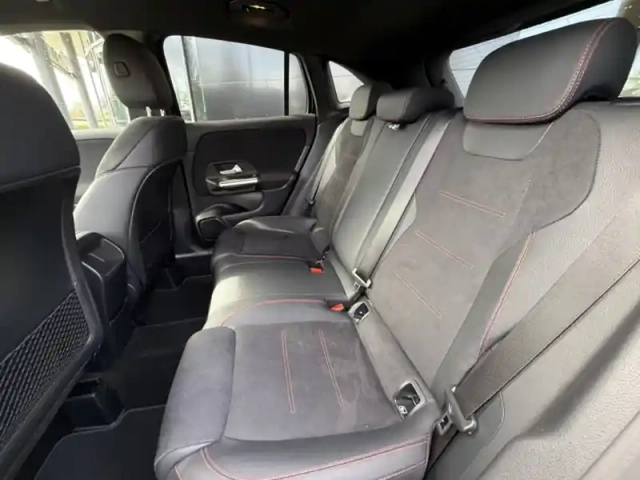 Mercedes Gla 200 d 150ch amg line 8g-dct — photo 10