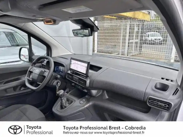 Toyota Proace city medium 100 d-4d start mc24 — photo 8