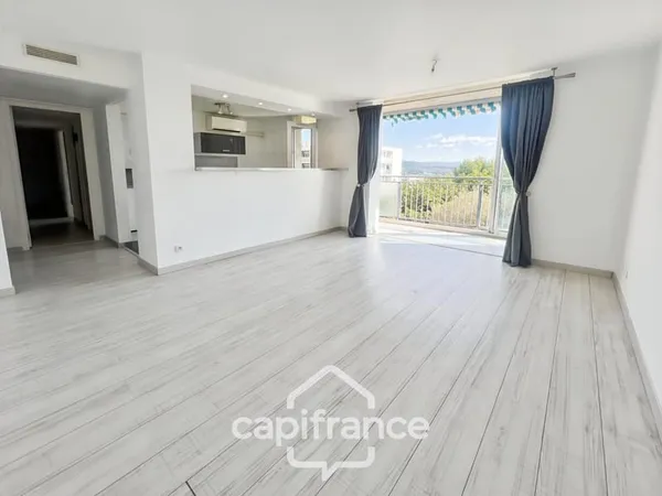 Appartement à vendre 4 pièces LA CIOTAT (13) - terrasse vue mer - cave - au calme - à pieds centre v