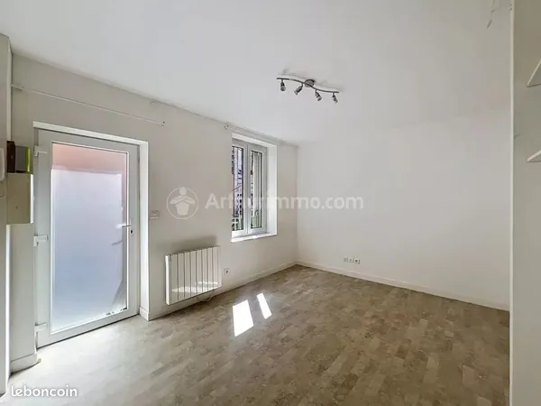 Studio 1 pièce 18 m²