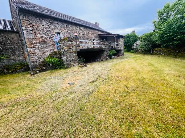 Maison en pierre de 4 pièces principales