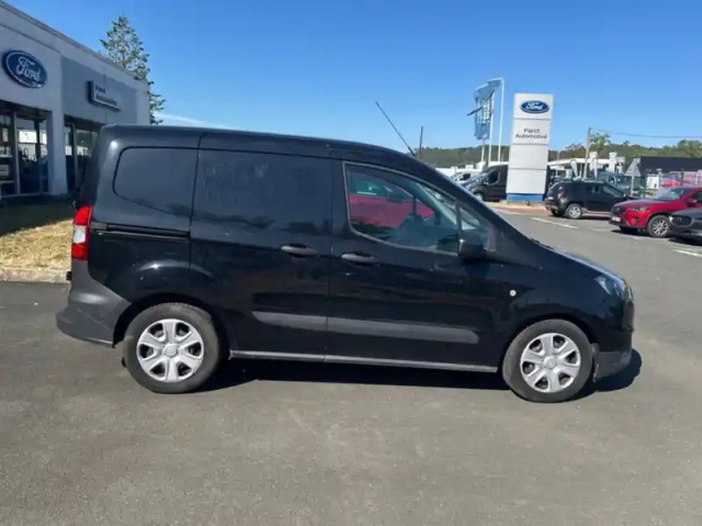 Ford Transit Courier fourgonnette 1.0e 100ch stop&amp;start trend — photo 26