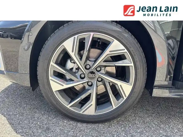 Audi A3 allstreet 40 tfsi e hybride rechargeable 204 s tronic 6 — photo 9