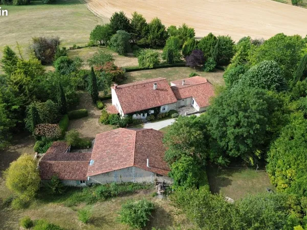 Propriété 7 pièces 313 m²