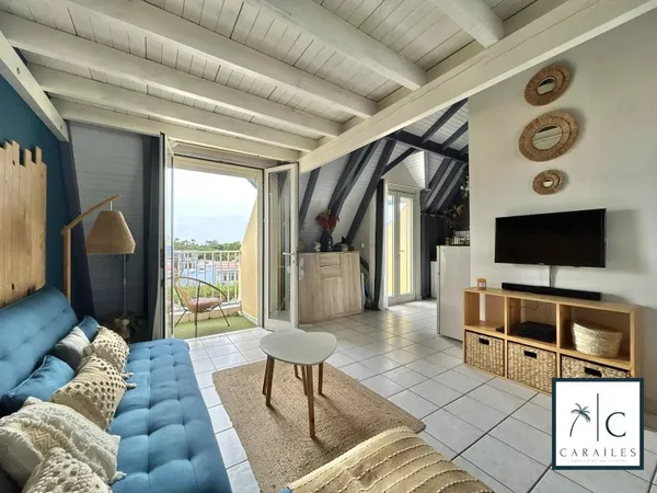 Coup de cœur à Sainte-Anne ! T2 bis Cosy Sous les Toits à Deux Pas de la Plage