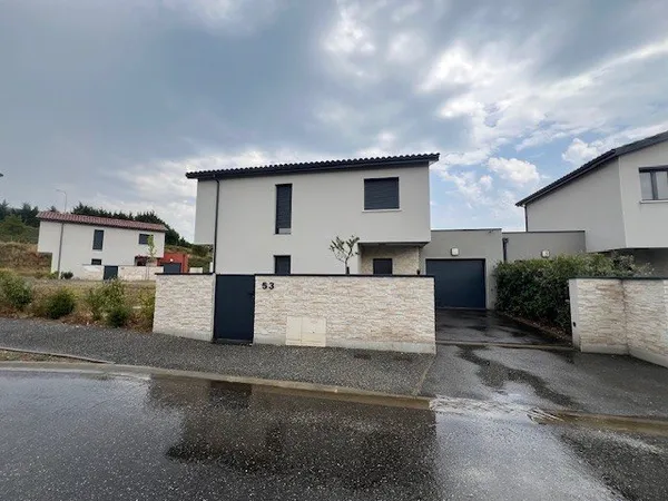 MAISON T4 DANS RESIDENCE SECURISEE