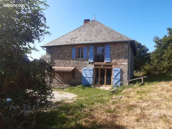Propriété sur 1 hectare et demi de terrain