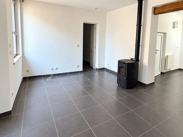 T2 bis 49 m² entièrement rénové - Martot - pièce supplémentaire 10 m²