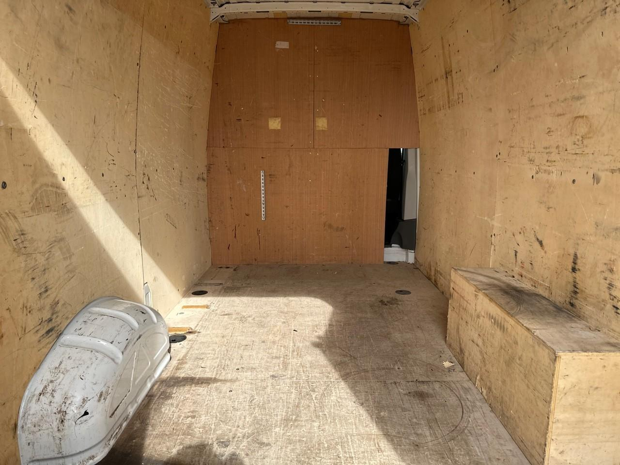 Volkswagen Crafter van 35 l3h3 2.0 tdi 140 ch business — photo 6