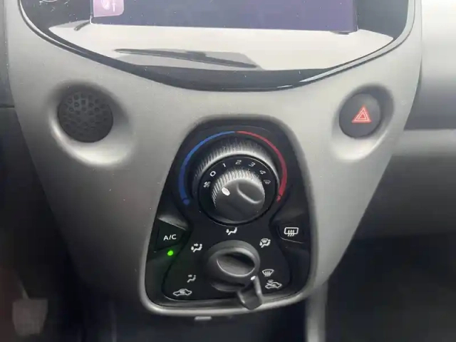 Toyota Aygo 1.0 vvt-i — photo 25