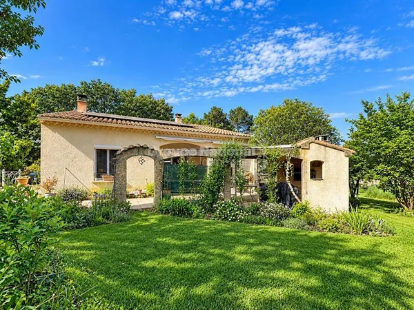 Maison de plain-pied 7 pièces 145 m²