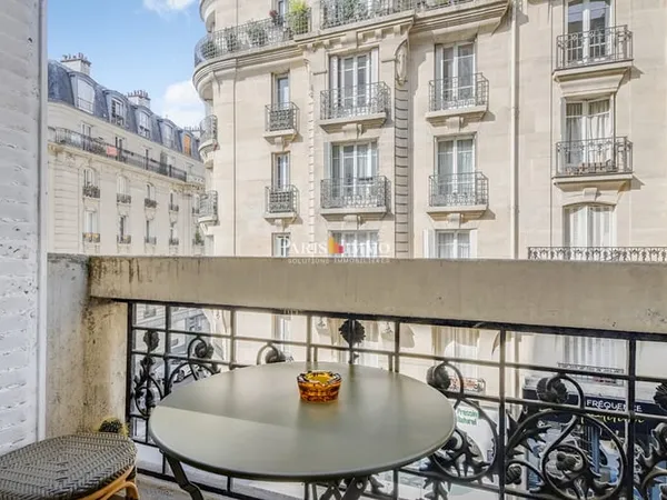 Paris 18e - 2 pièces coup de coeur - balcon - Rue Lamarck