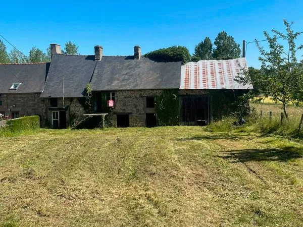 Corps de Bâtiment en pierre à rénover - Fort potentiel à CHAUVIGNE