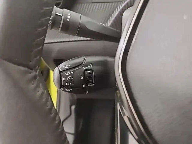 Peugeot 208 puretech 100 s&amp;s bvm6 — photo 25
