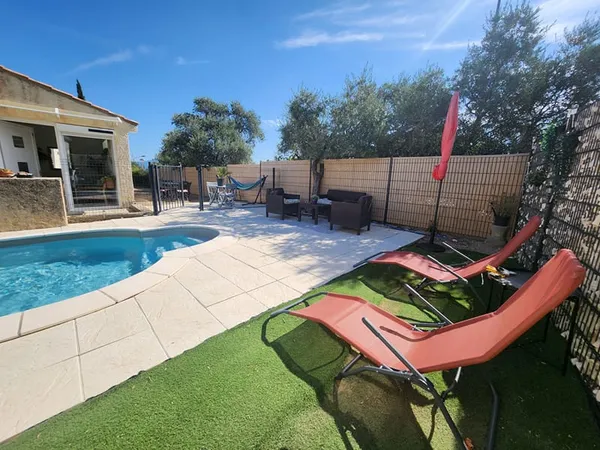 EXCLUSIVITE Maison de plain-pied 95 m² avec piscine - Saint-Saturnin-lès-Avignon SUR UN TERRAIN DE 6