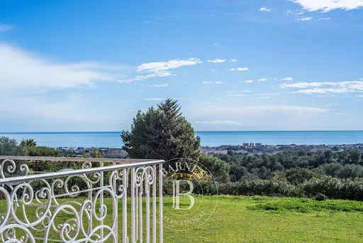 Terrain 1798 m²