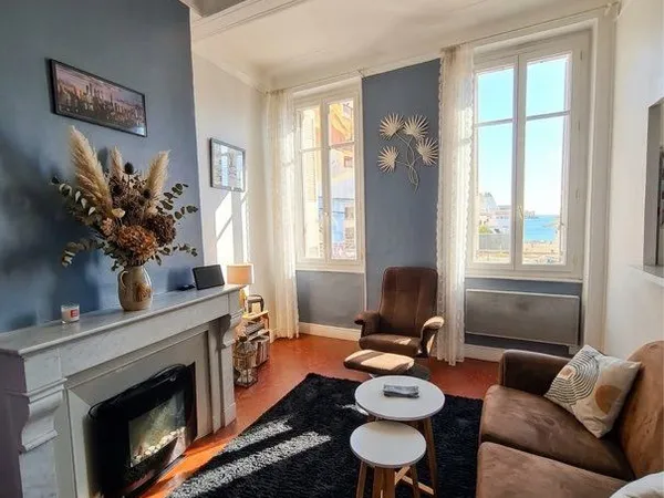 Marseille (Le Panier) — T2 de 42,47 m² avec vue mer et Major | Charme de l'ancien