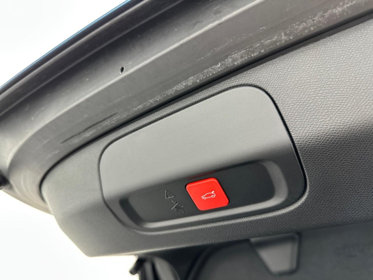 Peugeot 408 hybrid 145 e-dcs6 gt — photo 35