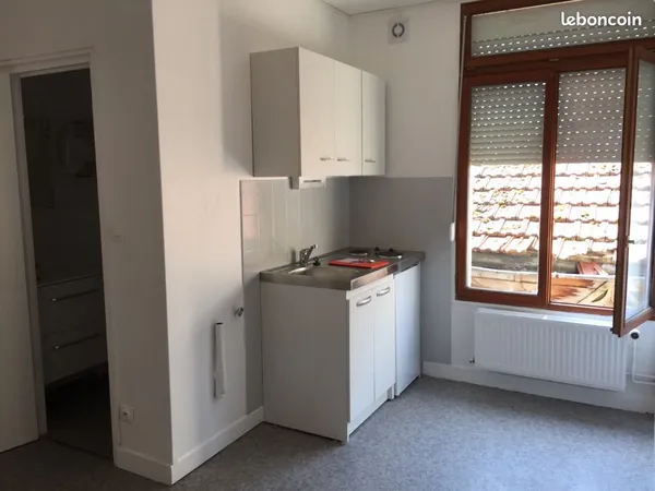 Studio centre ville - proche rond point Briand