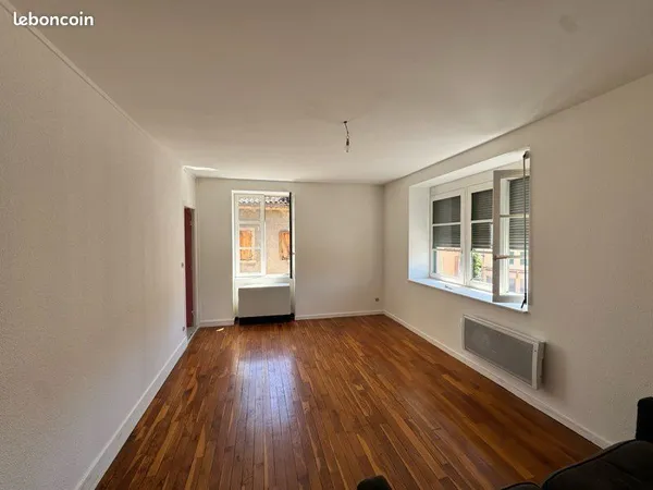 Appartement Location Thizy-les-Bourgs 4p 90m² 575€