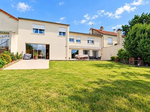 Maison 7 pièces 180 m²