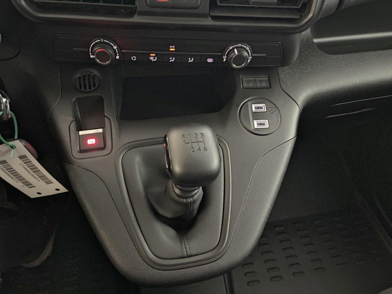 Citroën Berlingo van m diesel 100 ch manuelle — photo 17