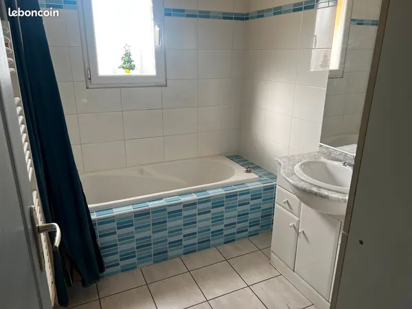 Villa 4 chambres sur 300m2 de terrain
