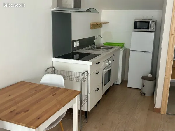 Studio meublé avec salle de bain et dressing