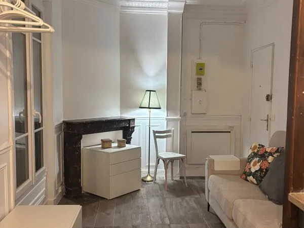 Appartement 19 m² rénové et entièrement meublé - Asnières-sur-Seine