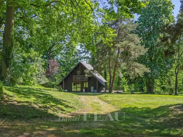 JOUY-EN-JOSAS - Domaine boisé de plus de 2 hectares avec chalet et maison de gardien