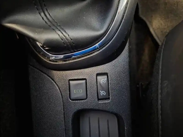 Renault Captur dci 90 energy eco² — photo 82