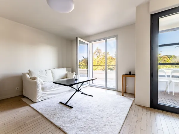 Vends Appartement 2 pièces face au Bois de Vincennes avec terrasse de 25m²