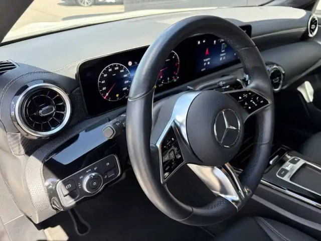 Mercedes Cla shooting brake 180 d 8g-dct — photo 14