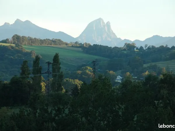 Terrain avec maçonnerie terminée