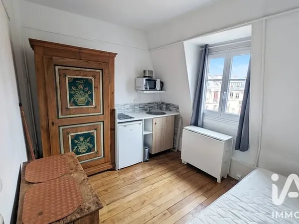 Chambre de service 1 pièce 8 m²