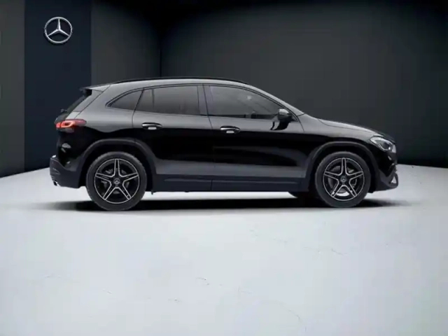 Mercedes Gla 200 d amg line — photo 18