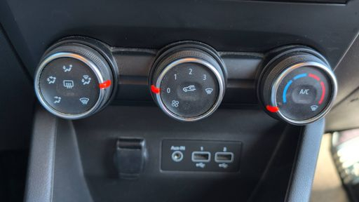 Renault Clio 1.0 TCe 100 - Zen – 2019 – 103769 km – Essence – Boîte Manuelle — photo 28
