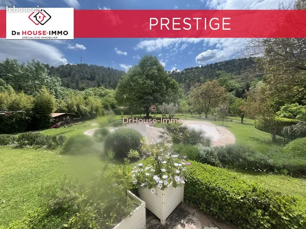Propriété 7 pièces 250 m²