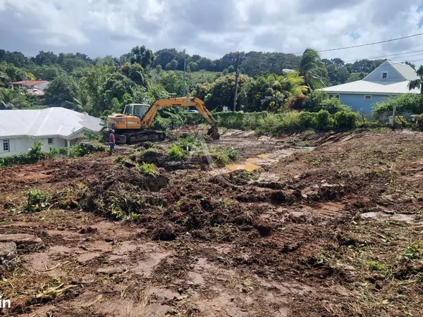 Terrain 1553 m² DUCOS